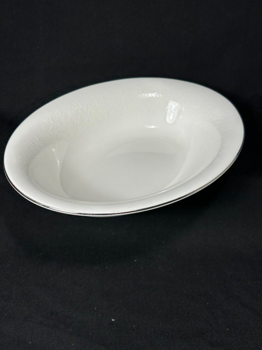 oval vegetable serving bowl. Wedgwood UK R4452 Silver Ermine